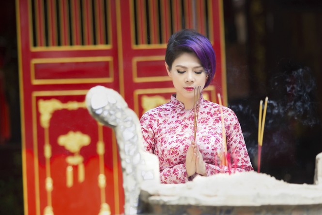 'Búp bê' Thanh Thảo ngượng ngùng khi mặc áo dài - ảnh 11