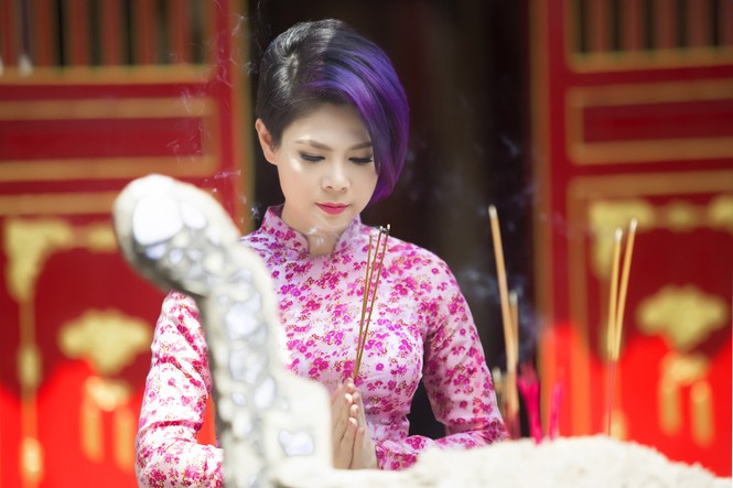 'Búp bê' Thanh Thảo ngượng ngùng khi mặc áo dài - ảnh 8