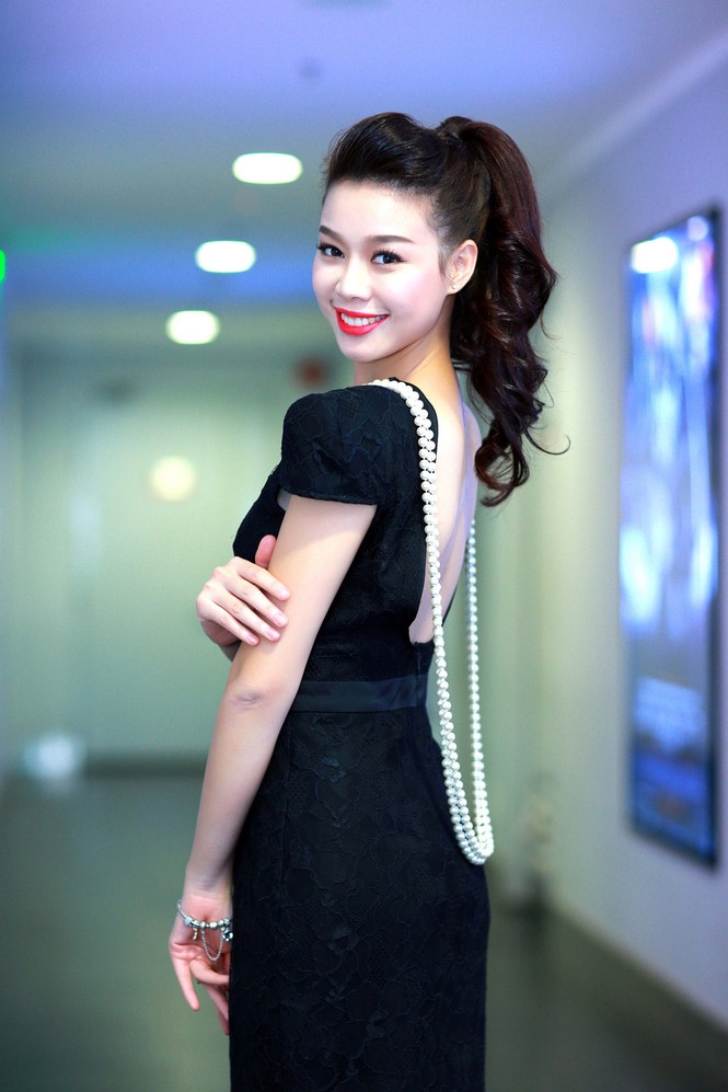 Trương Tùng Lan đẹp yêu kiều, ra mắt phim hài Tết - ảnh 5