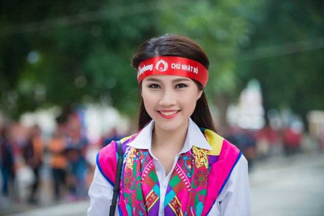 Người đẹp rạng rỡ tại Chủ Nhật Đỏ 2015 ở Hà Nội - ảnh 6