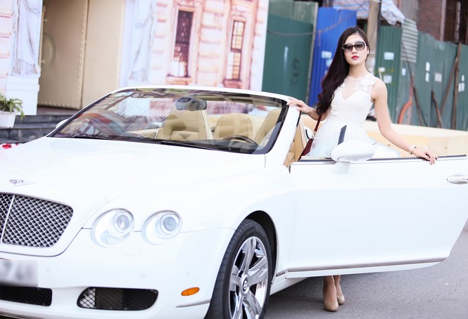 'Người đẹp tài năng' Kiều Anh sành điệu bên xế hộp trắng muốt - ảnh 4