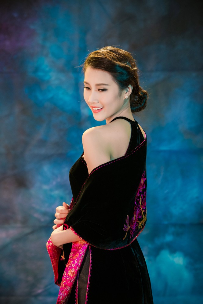 Người đẹp Thanh Tú, Kiều Anh duyên dáng với áo dài - ảnh 2