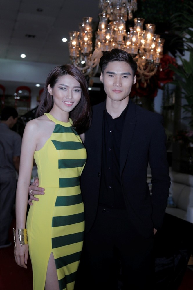 Quán quân Next Top Model Quang Hùng tình tứ cùng bạn gái - ảnh 3