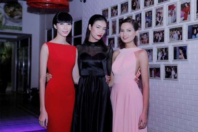 Quán quân Next Top Model Quang Hùng tình tứ cùng bạn gái - ảnh 9