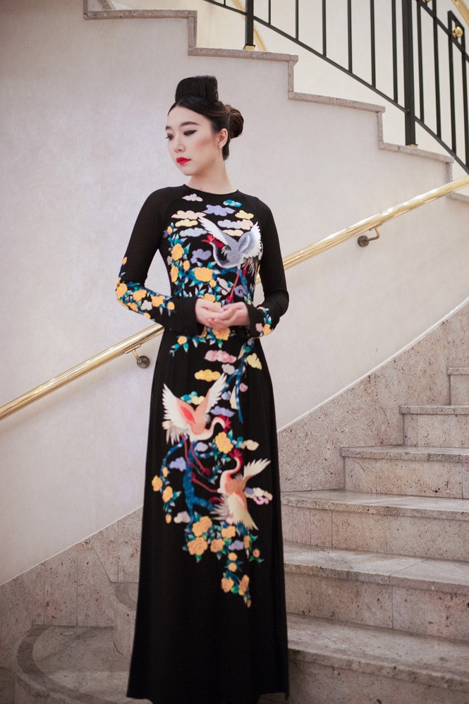 Áo dài Lan Hương đẹp 'mê đắm' trên nước Đức - ảnh 5