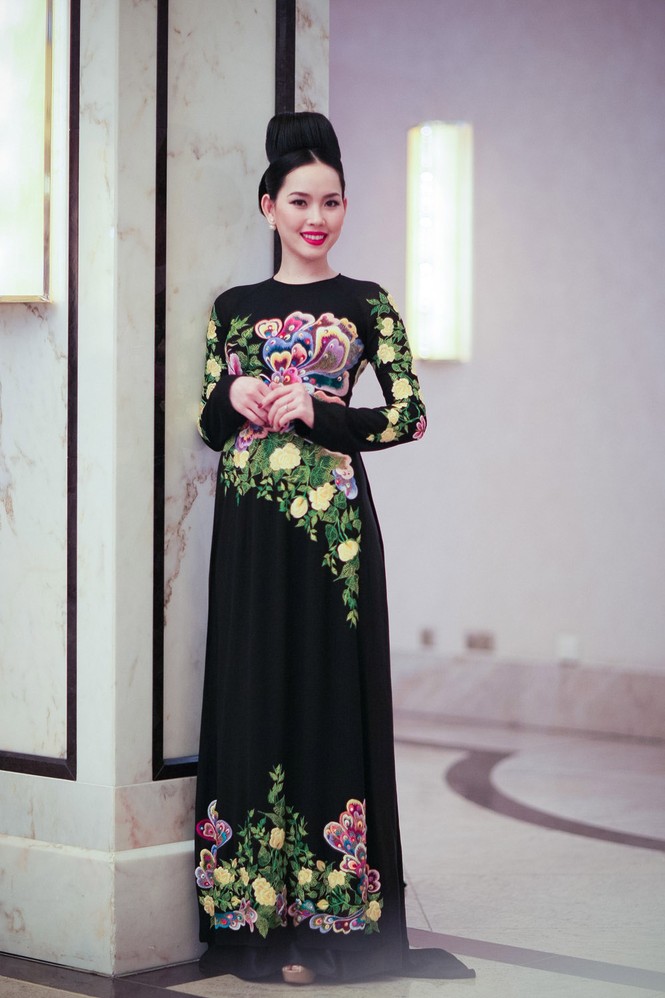 Áo dài Lan Hương đẹp 'mê đắm' trên nước Đức - ảnh 7