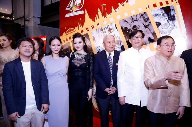 Giáng My mặc xuyên thấu quyến rũ dự Liên hoan phim Thái Lan - ảnh 8