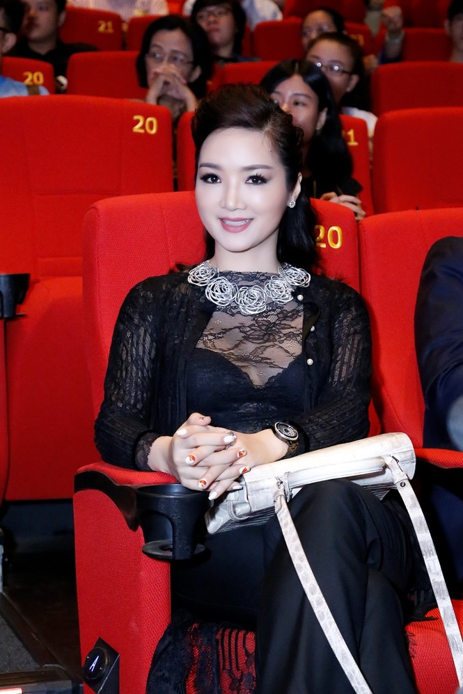 Giáng My mặc xuyên thấu quyến rũ dự Liên hoan phim Thái Lan - ảnh 7