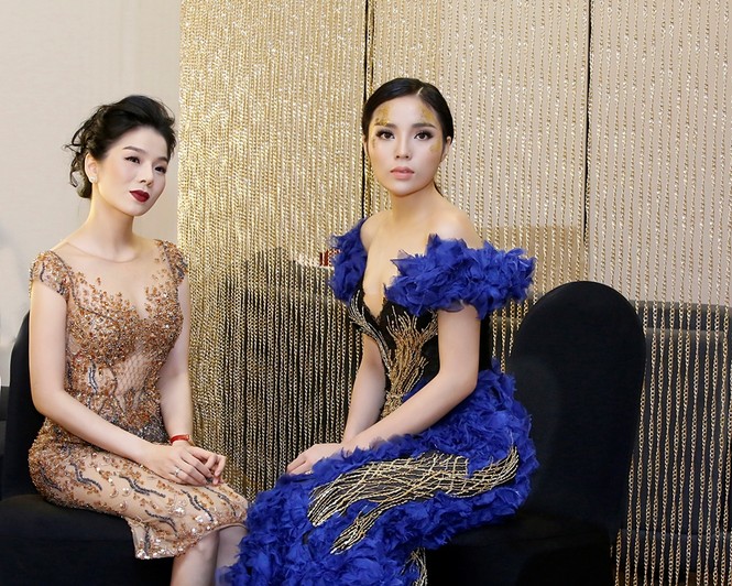 Lệ Quyên, Thuý Vân đọ sắc quyến rũ với váy xuyên thấu - ảnh 7