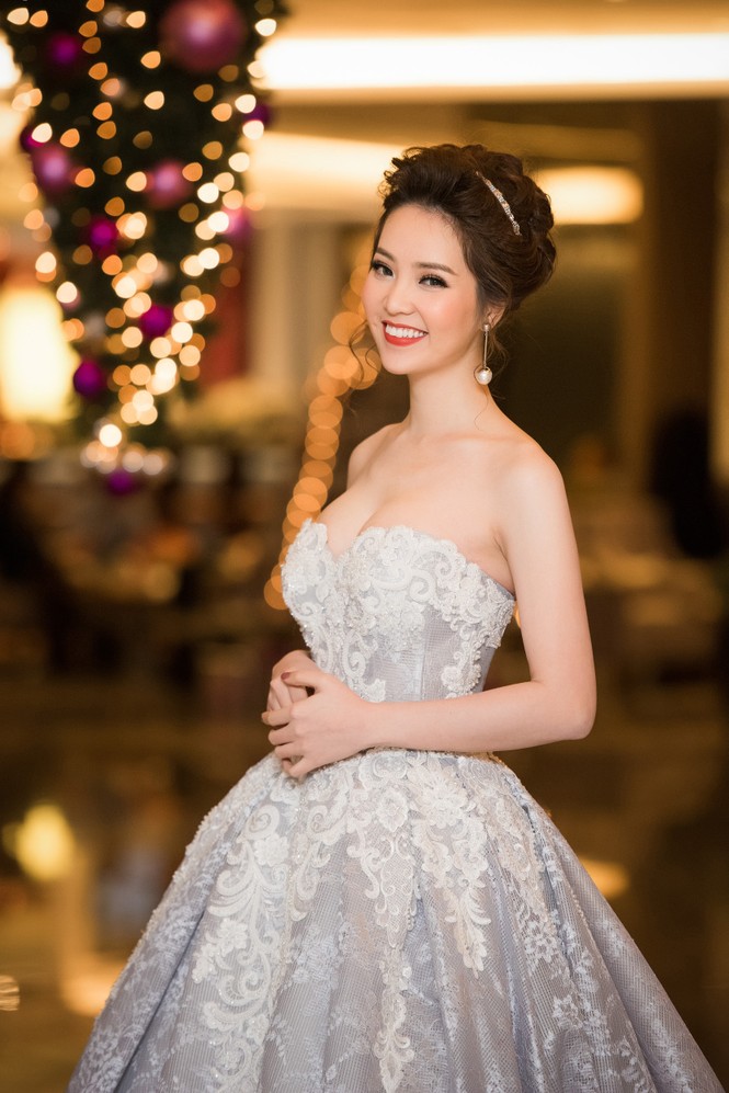 Thuỵ Vân, Đan Lê mặc mỏng manh giữa trời lạnh - ảnh 1