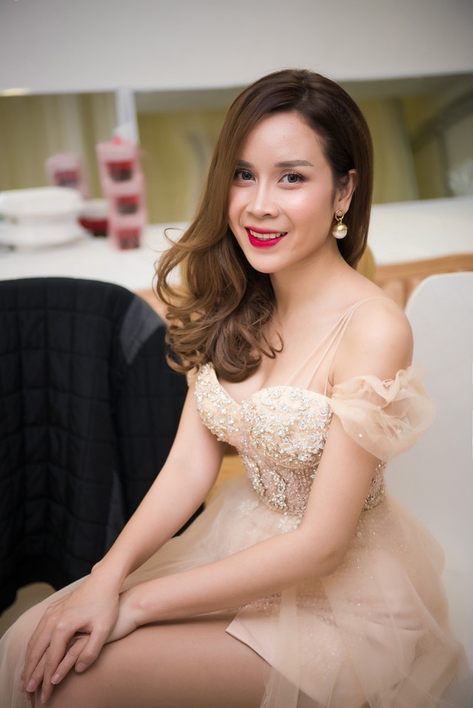'Gái hai con' Lưu Hương Giang đẹp mê mẩn quyến rũ - ảnh 3