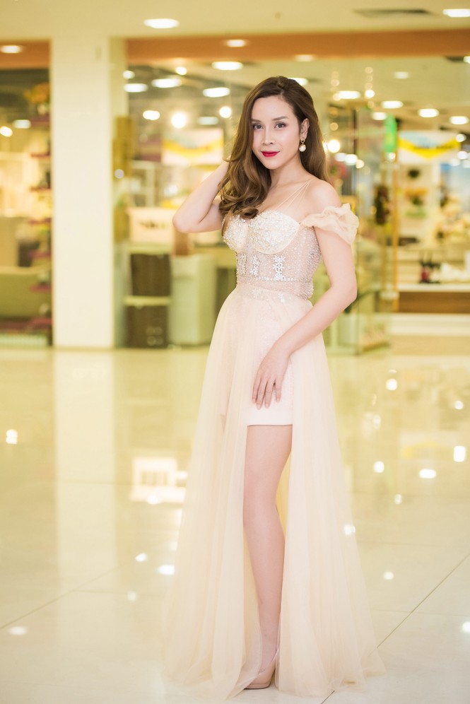 'Gái hai con' Lưu Hương Giang đẹp mê mẩn quyến rũ - ảnh 1