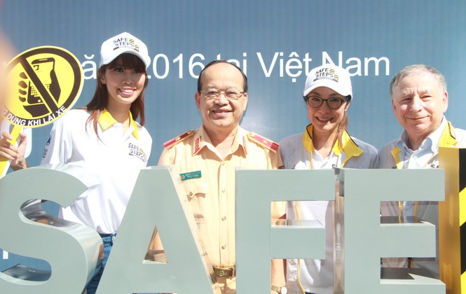 Đại sứ Dương Tử Quỳnh khởi động dự án An toàn đường bộ cùng sinh viên - ảnh 6
