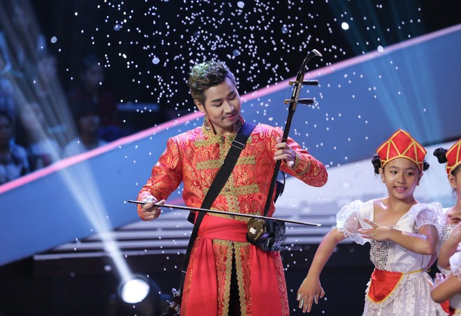 MC Nguyên Khang lên ngôi quán quân 'Sinh ra để toả sáng' - ảnh 2