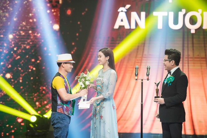 Hoa hậu Mỹ Linh lộng lẫy khoe sắc bên dàn sao VTV - ảnh 6