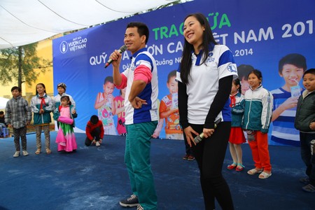 Vinamilk dành 8 tỷ đồng cho quỹ sữa ‘Vươn cao Việt Nam’ năm 2014 - ảnh 10