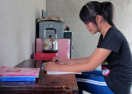 Nữ sinh mồ côi thi đỗ hai trường đại học - ảnh 2