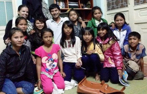 Người thầy trẻ nhận bằng thạc sỹ ở Mỹ về truyền lửa cho người Jrai - ảnh 1