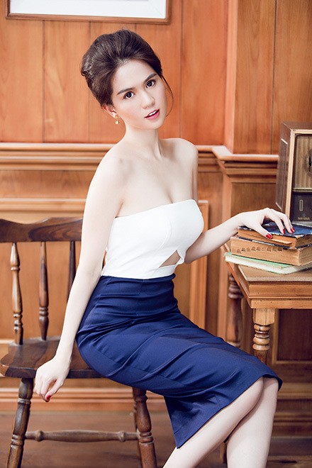 Những bộ đầm quyến rũ của Ngọc Trinh - ảnh 2