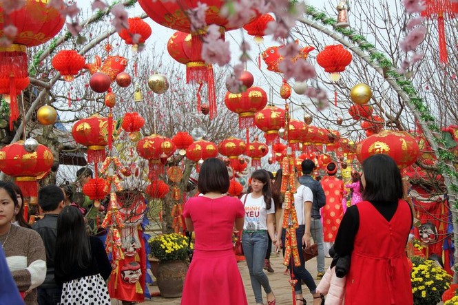 Giới trẻ đổ xô đi chụp ảnh, đường ra bãi đá tắc hàng giờ - ảnh 5