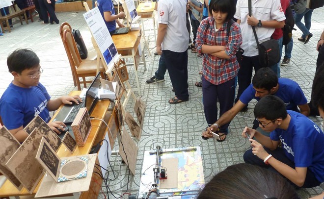 Thần đồng Việt chế tạo máy khắc laser từ đồ phế liệu - ảnh 1