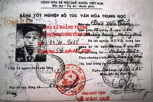 Chủ tịch xã phân trần vì có 2 tên, 2 bằng tốt nghiệp THPT - ảnh 1