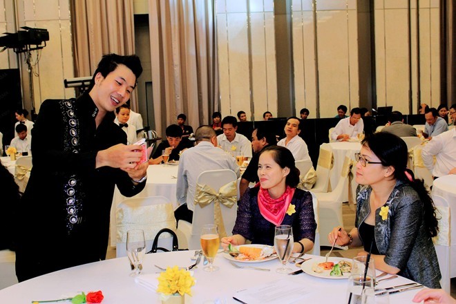 Những bạn trẻ làm nghề sống chung với máu và lửa - ảnh 1