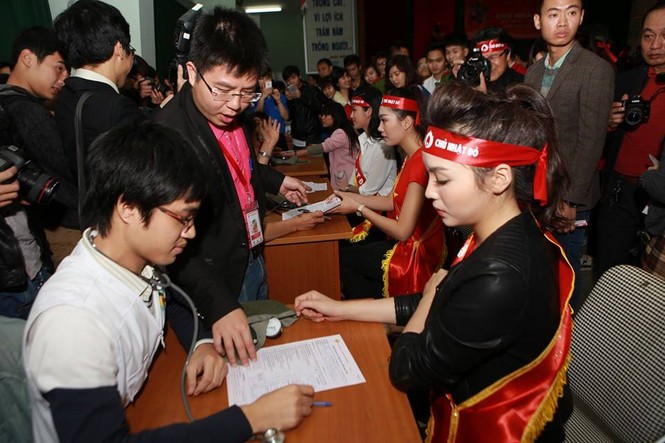 Hoa hậu Kỳ Duyên hiến máu tại Chủ Nhật Đỏ - ảnh 3