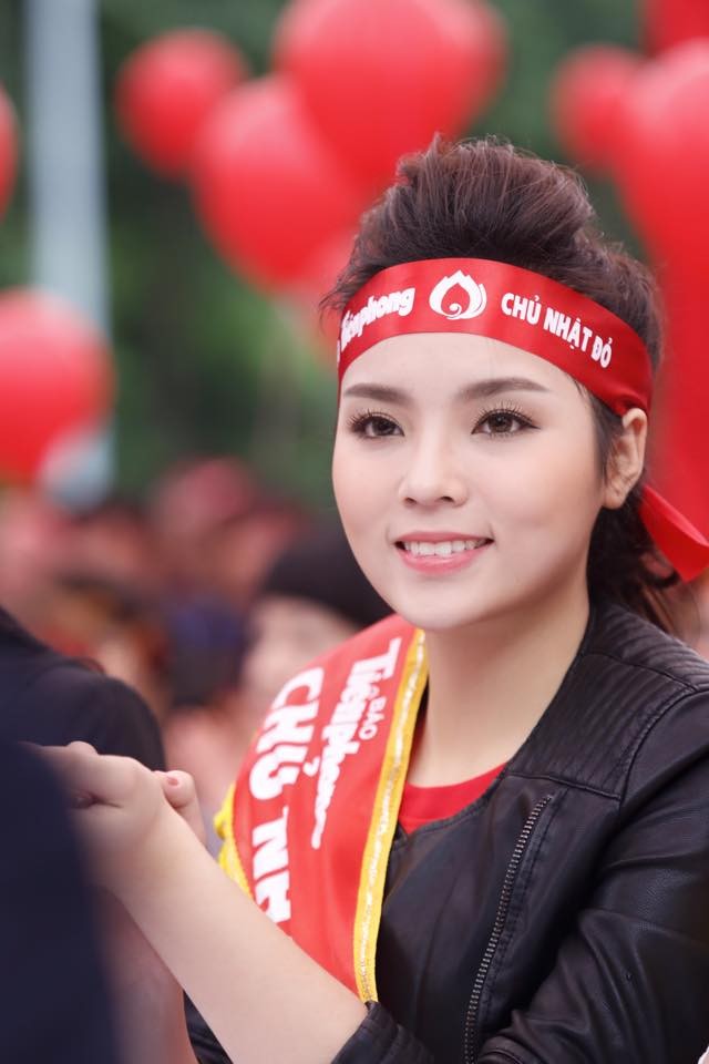 Hoa hậu Kỳ Duyên hiến máu tại Chủ Nhật Đỏ - ảnh 4