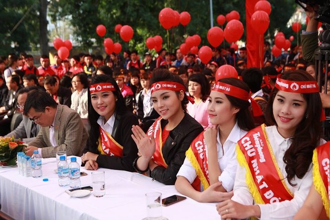 Hoa hậu Kỳ Duyên hiến máu tại Chủ Nhật Đỏ - ảnh 7