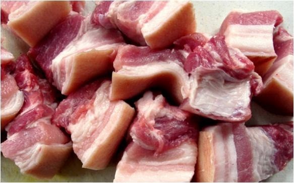 Thịt ba chỉ om trám đen đưa cơm ngày se lạnh - ảnh 3