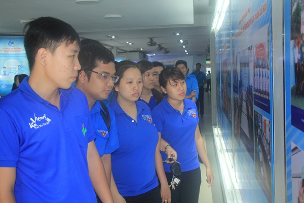 TPHCM khai mạc triển lãm ảnh Tôi yêu Tổ quốc tôi - ảnh 3