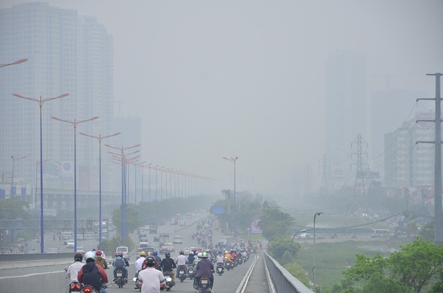 Ngỡ ngàng với Sài Gòn mờ ảo trong màn sương mù - ảnh 8