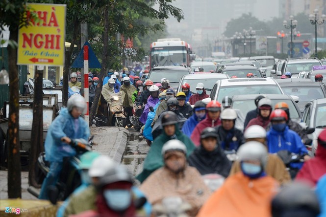 Hà Nội: Kẹt cứng giao thông trên tuyến buýt nhanh BRT - ảnh 5