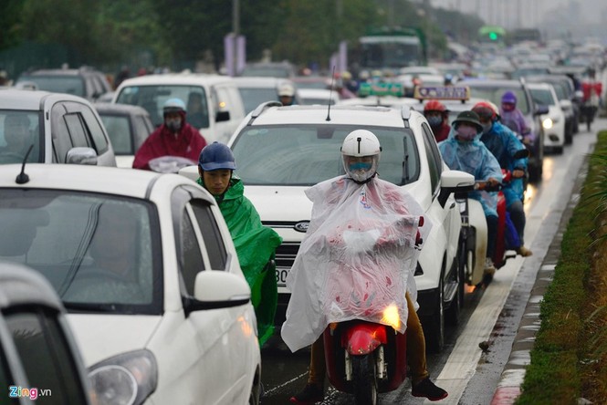 Hà Nội: Kẹt cứng giao thông trên tuyến buýt nhanh BRT - ảnh 6