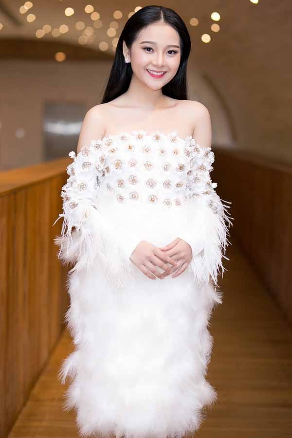 Tam Triều Dâng - Ngẩn ngơ nhan sắc tuổi 18 - ảnh 12
