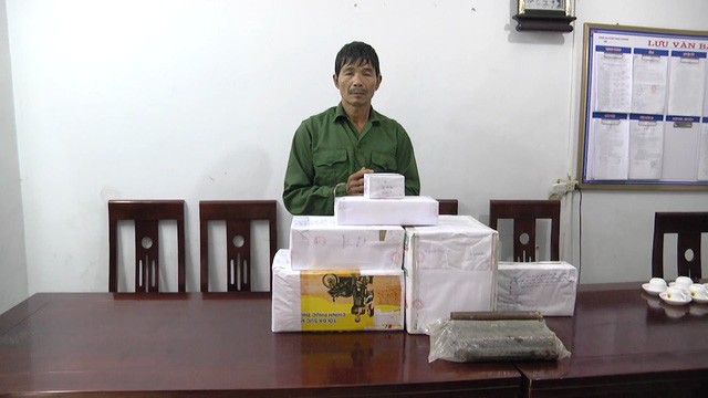 Bảo vệ tàng trữ mìn trong... trường học - ảnh 1