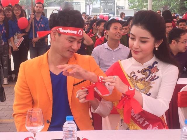 nghệ sĩ hiến máu, Chủ Nhật Đỏ 2017 - ảnh 3