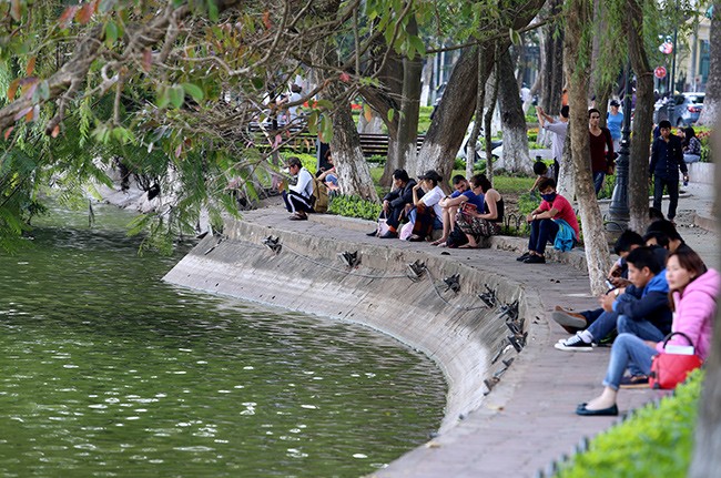 Diện mạo Hồ Hoàn Kiếm trước khi có thông tin nạo vét - ảnh 11