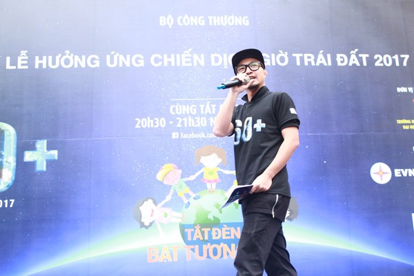 Sinh viên đại học Khoa học Tự nhiên “tắt đèn bật tương lai” - ảnh 4
