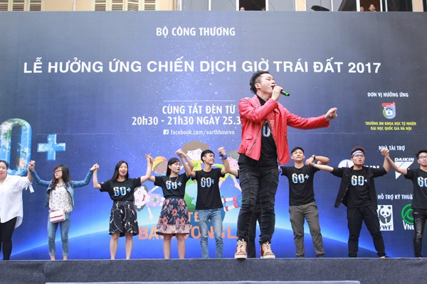 Sinh viên đại học Khoa học Tự nhiên “tắt đèn bật tương lai” - ảnh 6