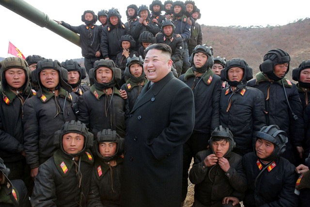 Ông Kim Jong-un ca ngợi sức mạnh của xe tăng Triều Tiên - ảnh 1