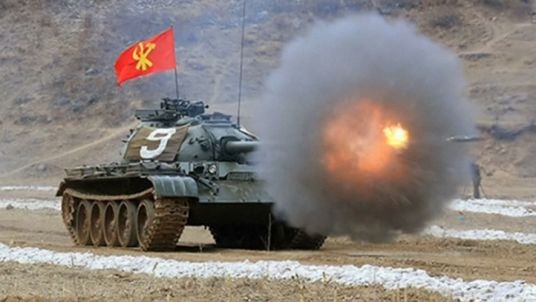 Ông Kim Jong-un ca ngợi sức mạnh của xe tăng Triều Tiên - ảnh 8