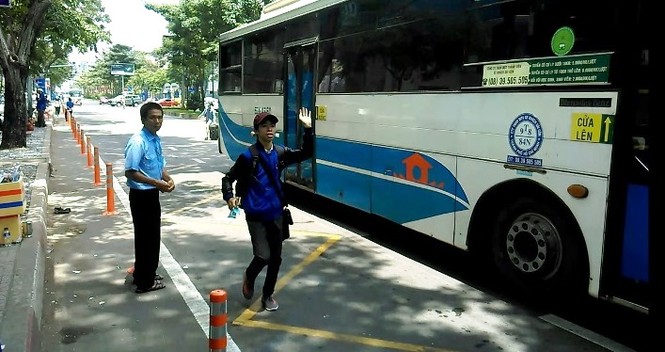 Di dời trạm xe buýt lớn nhất Sài Gòn: Nhiều hành khách lúng túng - ảnh 5