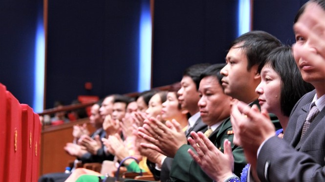 Tiêu chuẩn giáo sư, phó giáo sư mới: Hình thức, thiếu thực tế - ảnh 2
