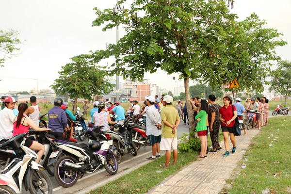 Hoảng hồn phát hiện xác người đàn ông treo lơ lửng trên cây - ảnh 1
