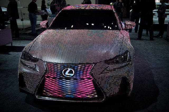 Lóa mắt với Lexus phiên bản mới được phủ gần 42.000 bóng đèn LED - ảnh 3
