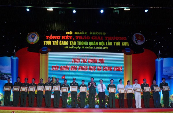 Trao giải thưởng Tuổi trẻ sáng tạo trong Quân đội - ảnh 5