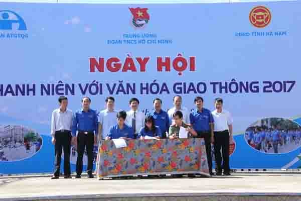 Gần 2.000 bạn trẻ tham gia Ngày hội thanh niên với văn hóa giao thông - ảnh 1