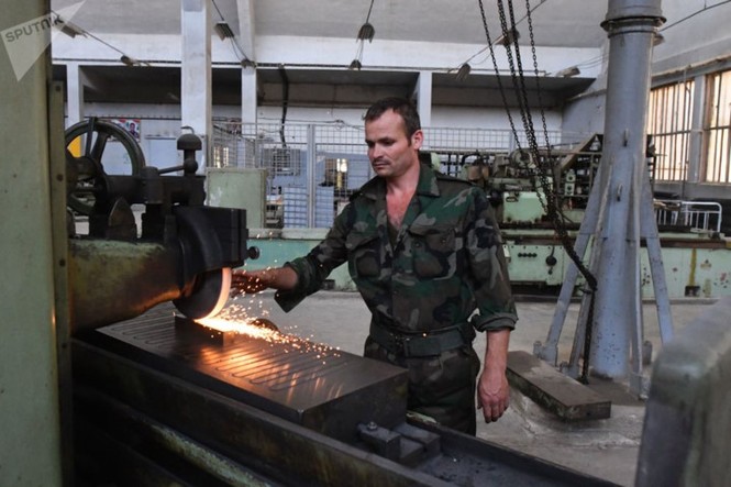 Thâm nhập xưởng phục chế pháo của quân đội Syria ở Hama - ảnh 6